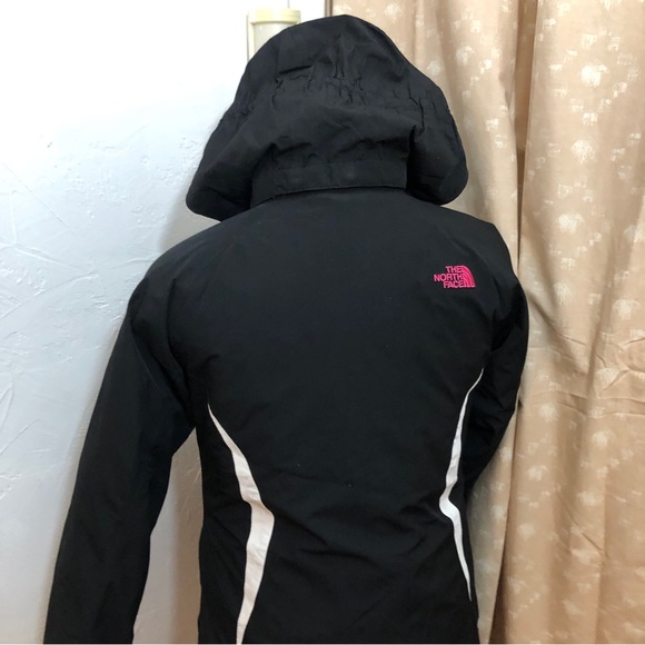 The North Face HyVent & Puffer Jacket. 2 in 1 Coat - Picture 3 of 11